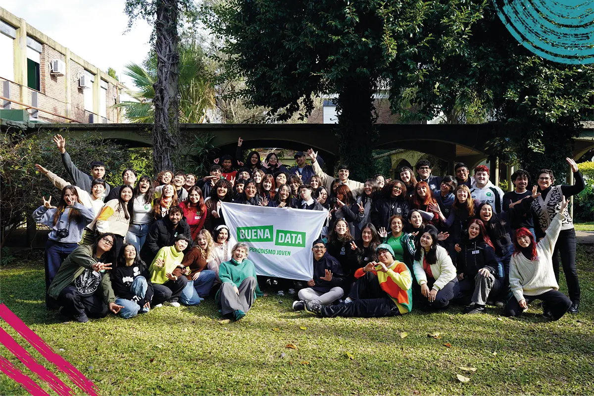CONVOCATORIA ABIERTA. Capacitan gratis a jóvenes para contar historias en medios digitales. / BUENA DATA