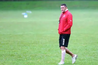 El ex técnico de San Martín que sufrió un pico de presión en pleno partido, terminó internado y horas después se quedó sin trabajo