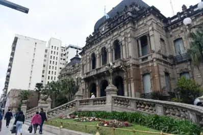 El temporal también afectó a Casa de Gobierno: fallas eléctricas y oficinas sin luz