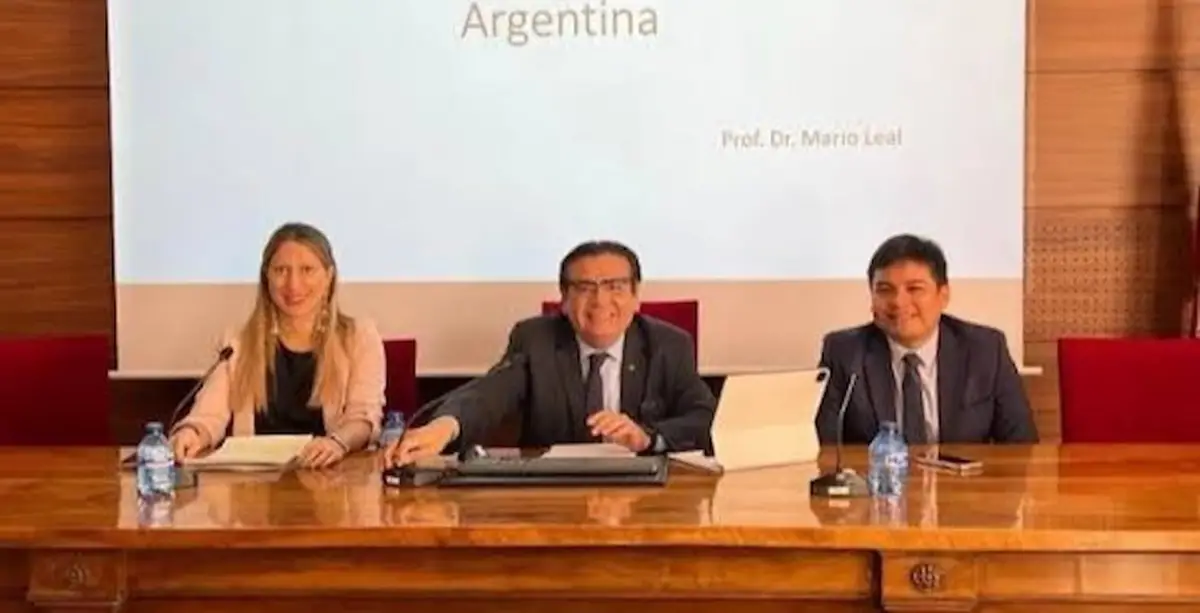 La relatora Solana Casella, el camarista Mario Leal y el abogado Luis Ontiveros.