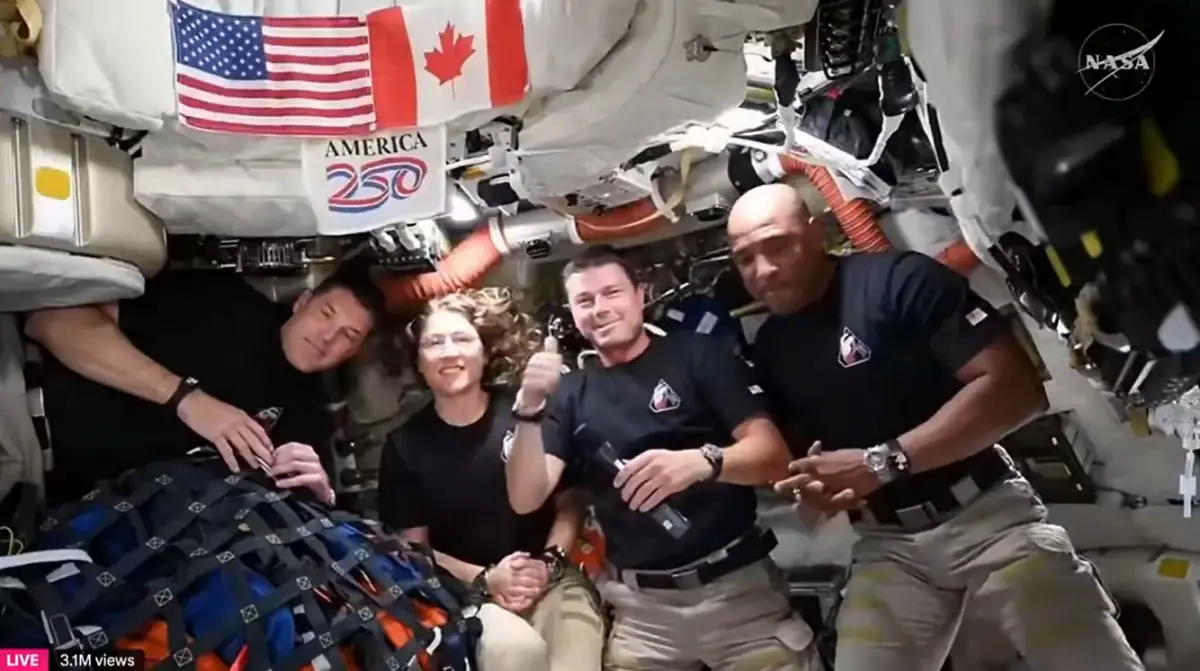 Trump felicitó a los astronautas de Artemis II tras la histórica órbita lunar y los invitó a la Casa Blanca