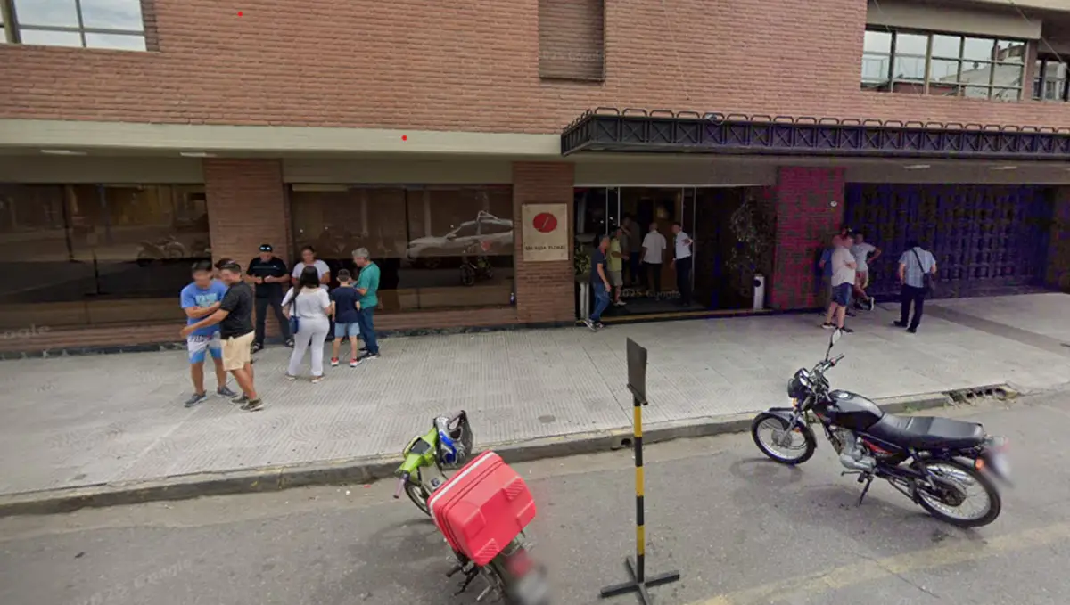 FACHADA. La sala velatoria de la empresa Flores en el pasaje Padilla. IMAGEN DE GOOGLE EARTH