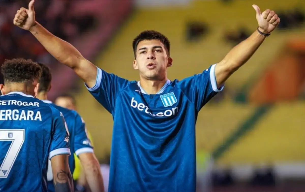 FESTEJO ACADÉMICO. Gonzalo Sosa abrió el camino de la victoria de Racing en la altura de Sucre.