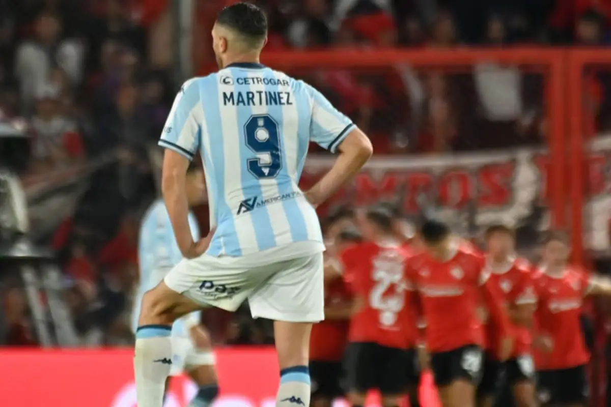 Adrián Martínez falló un penal durante el clásico.