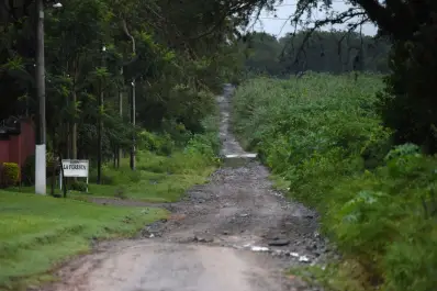 Una pareja vivió una situación casi idéntica a la del matrimonio Robles-Albornoz, fallecido el sábado: misma fiesta, mismo recorrido, distinta suerte