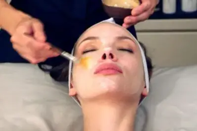 El alto precio por cuidar la piel con esperma de salmón o excremento de pájaros es por el proceso de purificación