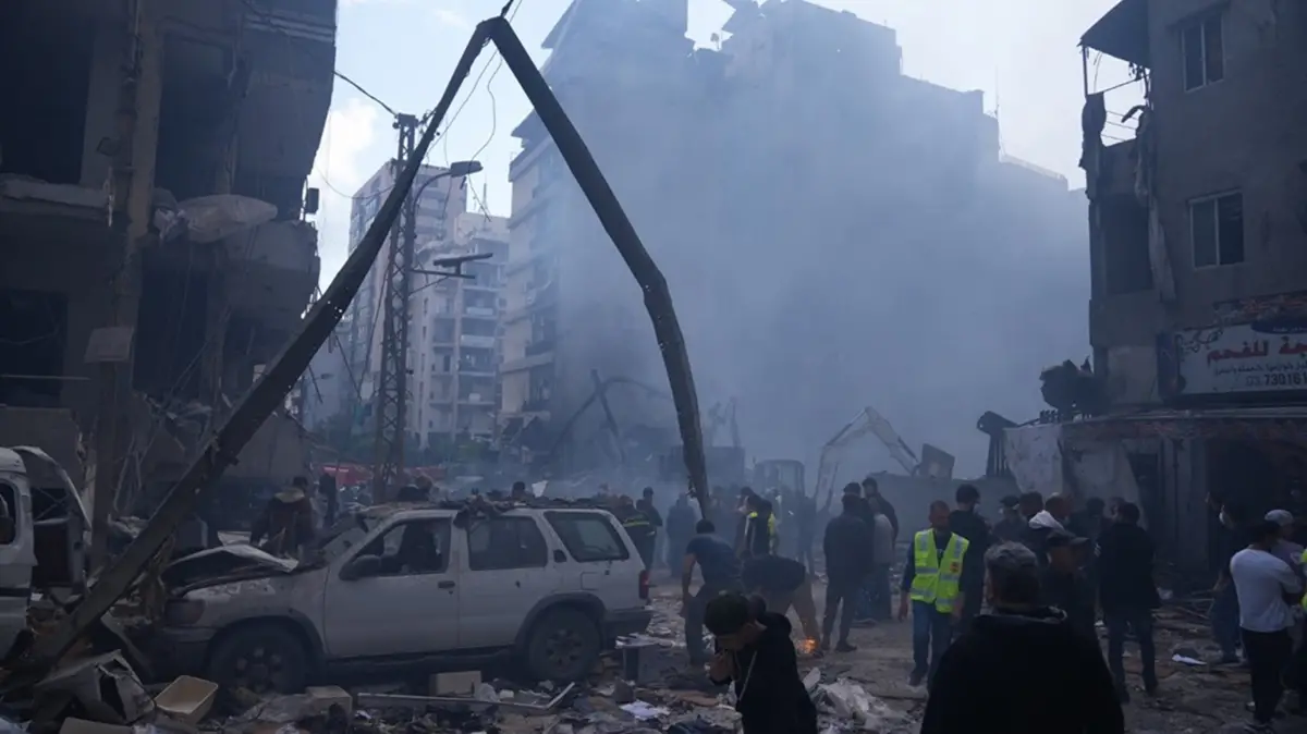 Una de las mayores oleadas de ataques israelíes afecta a más de 60 lugares en Beirut. FOTO X @UNHCRLebanon