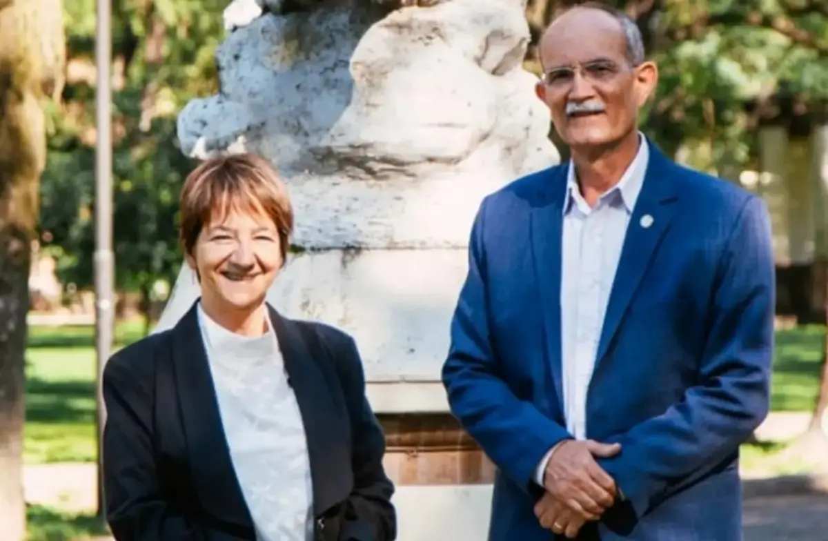 Los decanos Virginia Abdala y Miguel Ángel Cabrera.