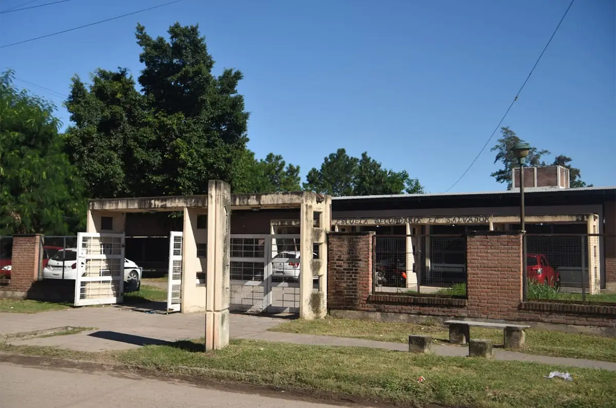 EL LUGAR DEL HECHO. La escuela secundaria El Salvador se encuentra en San Cayetano. 