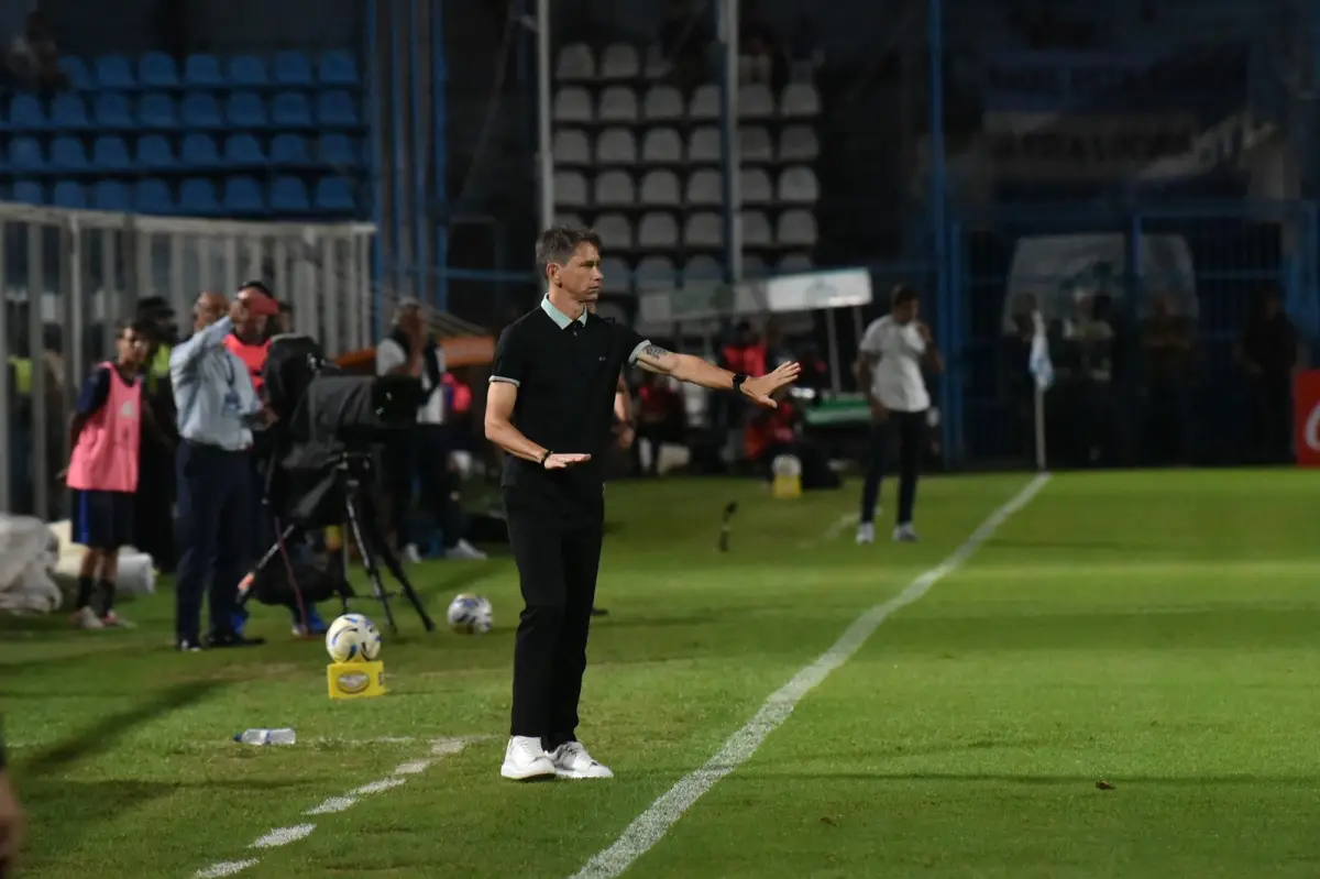 EL ESTRATEGA. Ramiro González buscará frente a Tigre una victoria que lo deposite en lo más alto del torneo Proyección.