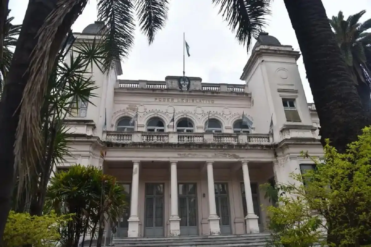 PATRIMONIO. El inmueble se encuentra protegido por la Ley 8.645.