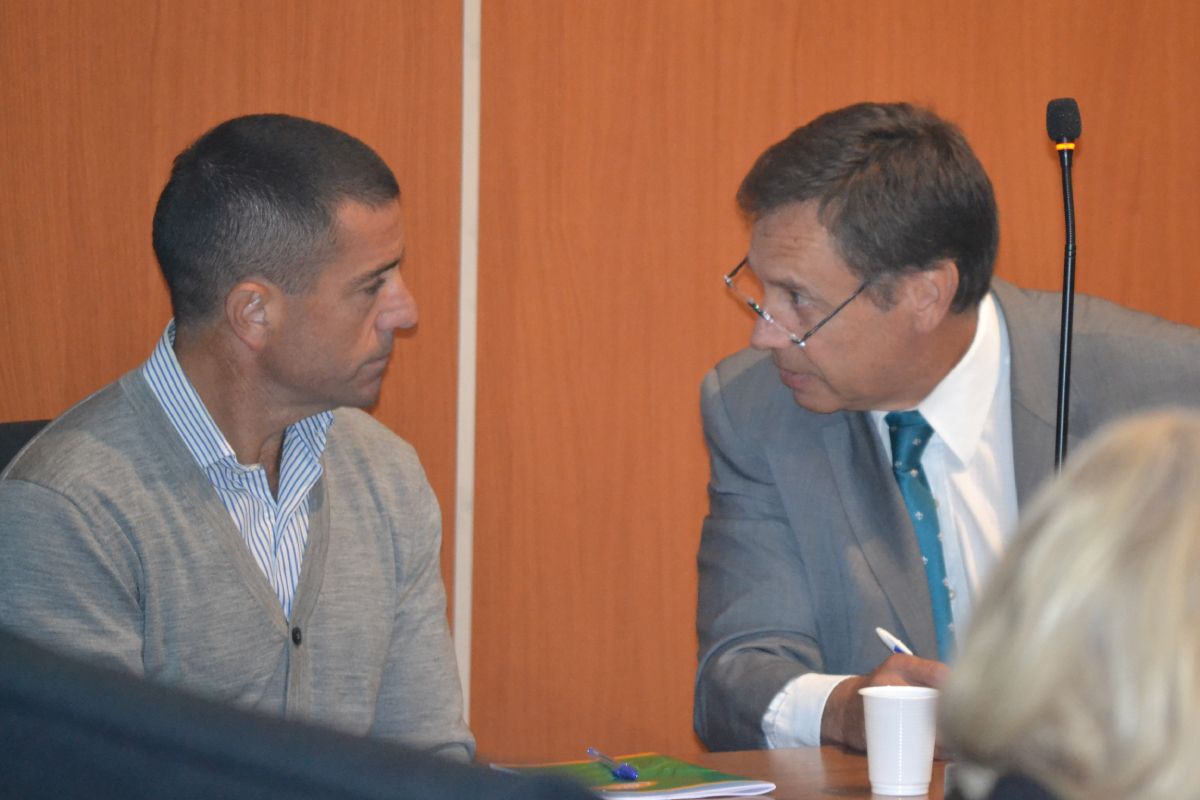Figueroa junto a su abogado
