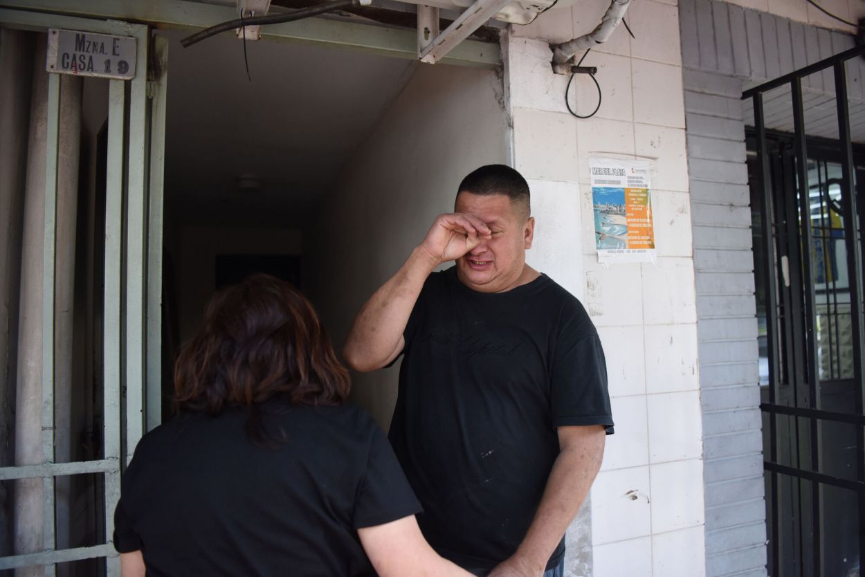 ¡SORPRESA! Daniel, al momento en que se entera de que ganó el auto.