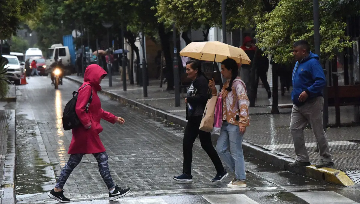 HUMEDAD. Los tucumanos deberán prepararse para un jueves lluvioso. 