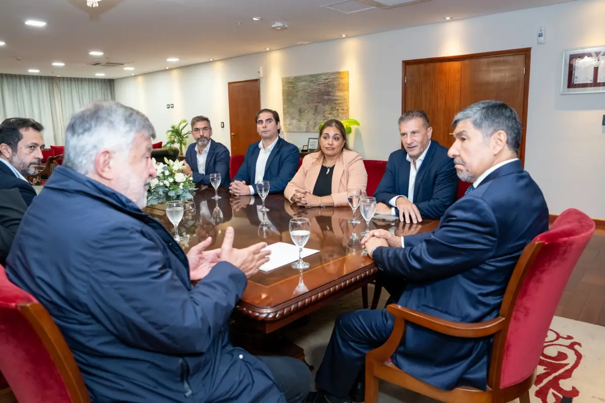 Reunión en la Legislatura. 