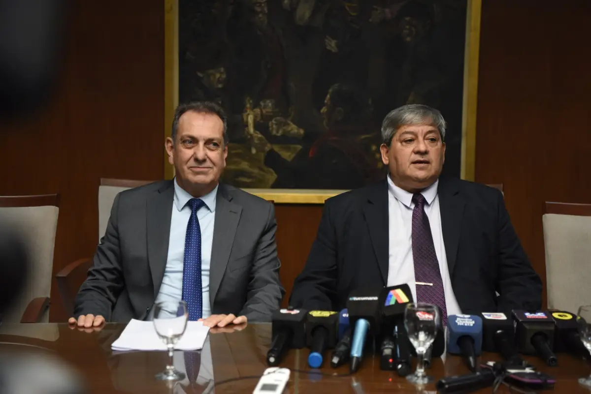 CONFERENCIA DE PRENSA. Bustamante y Norry denunciaron una supuesta asociación ilícita en el caso Arregui.