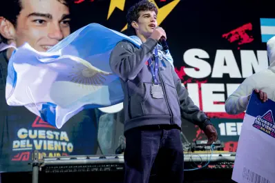 Santino Cisneros tocó el cielo en San Juan y puso a Tucumán en la cima del kitesurf