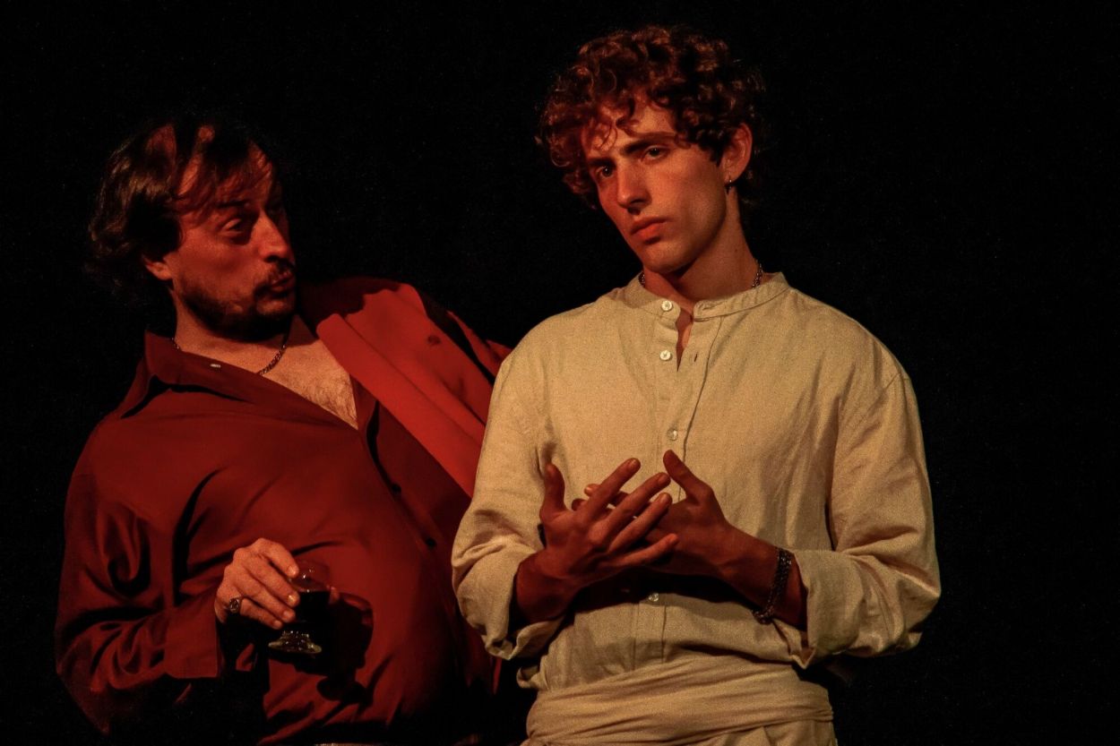 ENTRE AMORES. “Florecitas del monte” vuelve a la Sociedad Francesa.