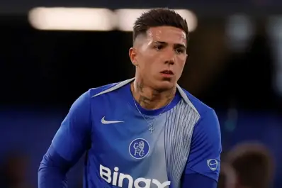 Pese a las disculpas, Enzo Fernández no estará presente en el duelo entre Chelsea y Manchester City