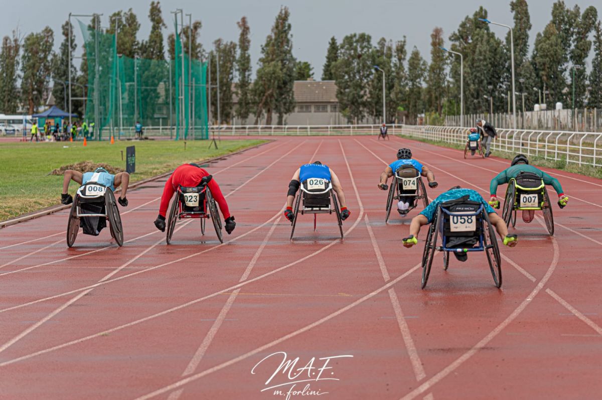 De entrenarse en la ruta a ganar el oro en Neuquén: el tucumano que se destaca en el paratletismo y sueña en grande