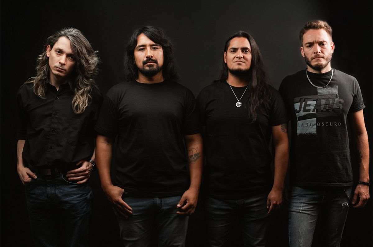 Estonia y la bandera de la independencia: Sostener una banda hoy es un desafío constante