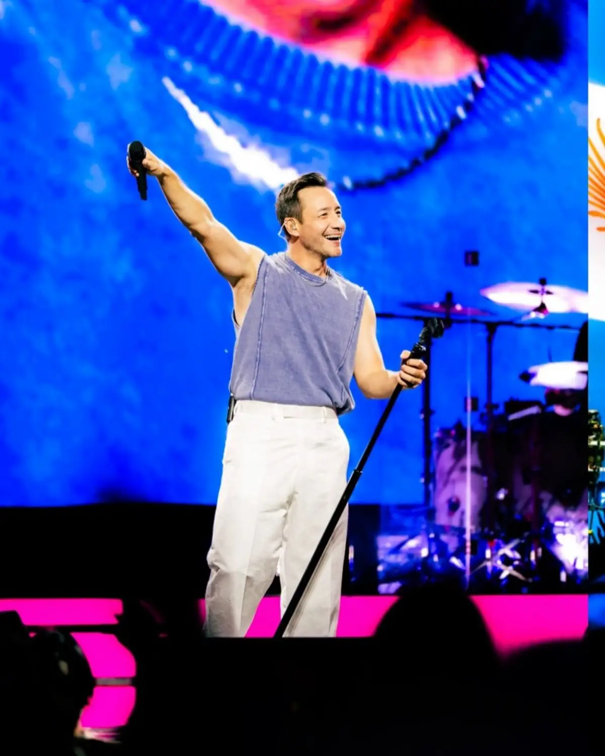 BAJO TECHO. Luciano Pereyra actuará esta noche por dos horas en el microestadio del club Central Cordoba.
