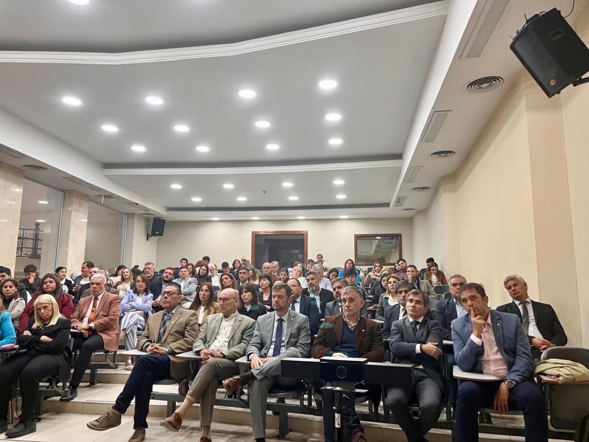 La UNT entregó certificados de la Diplomatura de Posgrado en Genocidio y Delitos de Lesa Humanidad