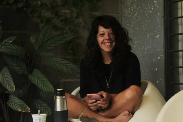 De cara al sol:  la narrativa cromañón en el ojo de Leticia Martínez