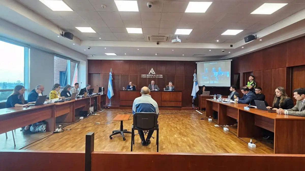 El testigo Rojas declara ante el Tribunal.