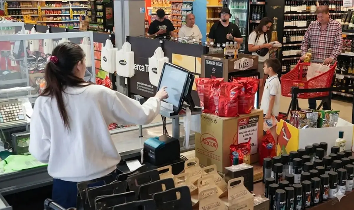 Empleados de Comercio: con homologación pendiente, ¿qué pasa con los aumentos y el bono en abril 2026?