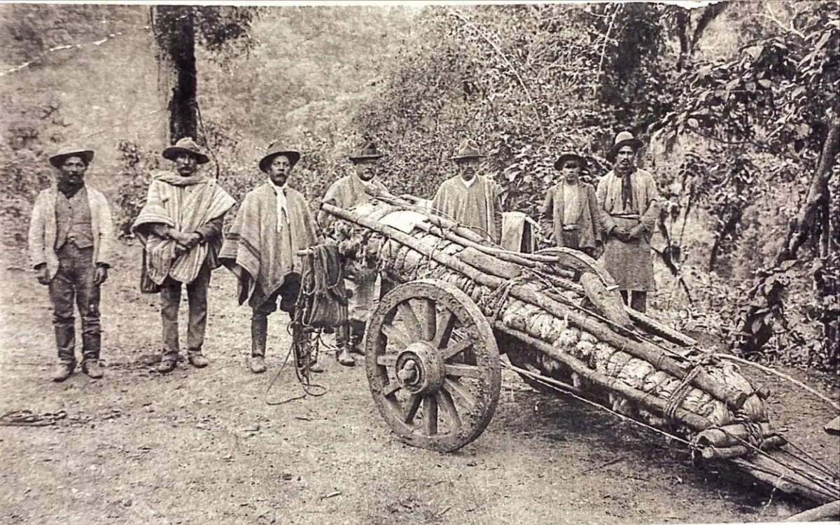 Recuerdos fotográficos: 1915. Cuando trasladaron el menhir al parque 9 de Julio