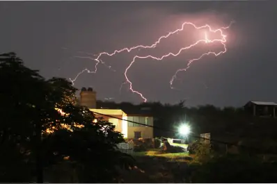 Advierten tormentas y vientos de hasta 90 km/h a lo largo del país: las provincias bajo alerta amarilla