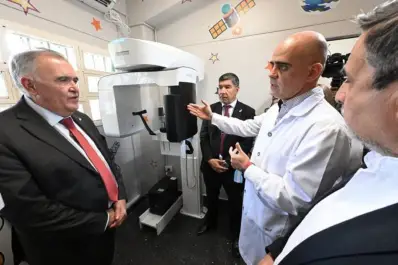 Jaldo inauguró un tomógrafo odontológico pediátrico en el Hospital de Niños