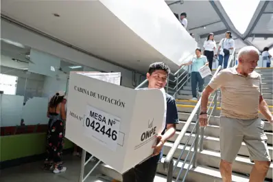 Jornada irregular de elecciones en Perú: por qué el país seguirá votando un día después