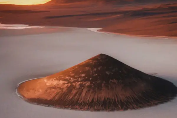 La pirámide natural más perfecta del mundo está en la Argentina: una enigmática estructura de 200 metros de alto