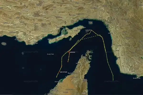 Máxima tensión en el Golfo: Irán cerró el estrecho de Ormuz y abrió fuego contra buques británicos