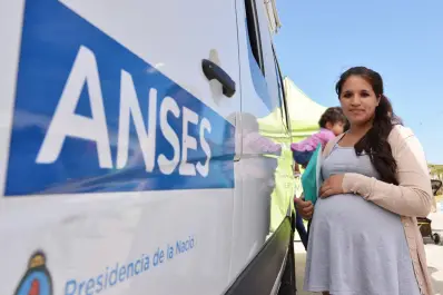 Todo sobre la AUH de abril: sumas del aumento, Tarjeta Alimentar y el Plan 1000 Días