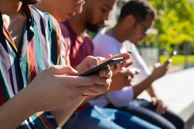 ¿La Generación Z es menos inteligente? Qué dice un estudio sobre su rendimiento en pruebas cognitivas