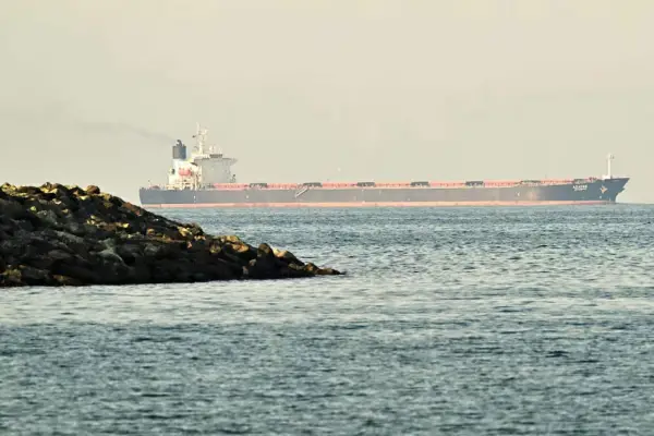 Guerra en Medio Oriente: Irán dijo que volvió a cerrar el Estrecho de Ormuz en respuesta a EEUU