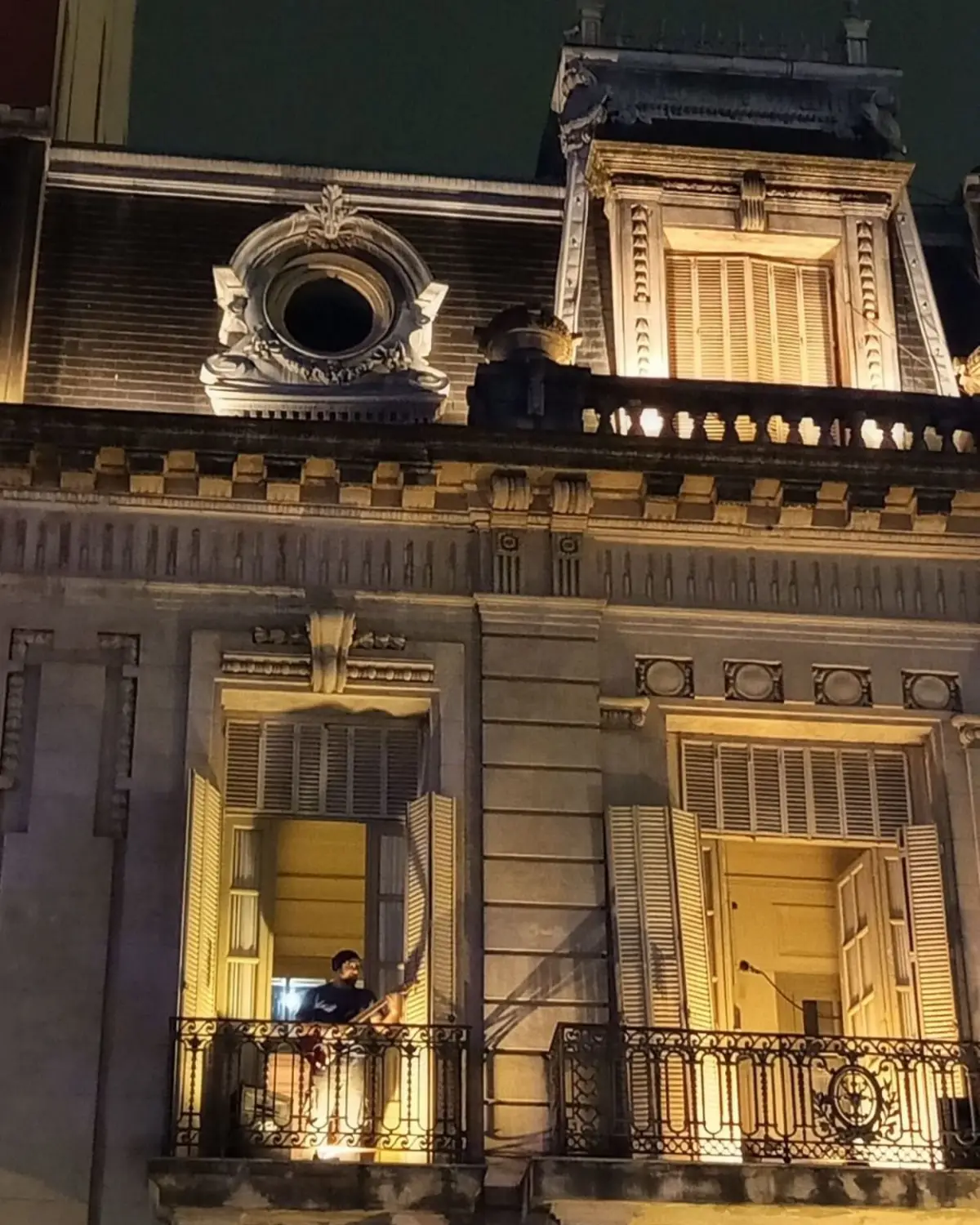 INSTRUMENTAL. Fernando Jalil actuará esta tarde, a partir de las 19.