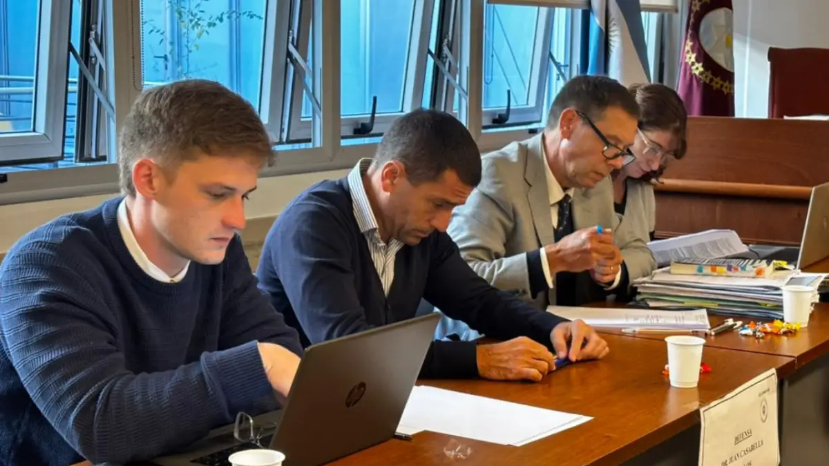 Figueroa con su defensa FOTO LA GACETA