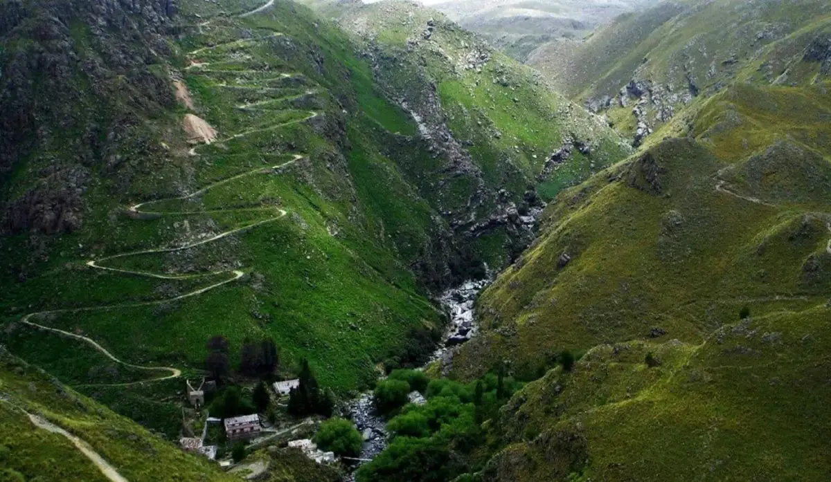 Pueblo Escondido, una ruina que guarda los misterios de la Segunda Guerra Mundial. 