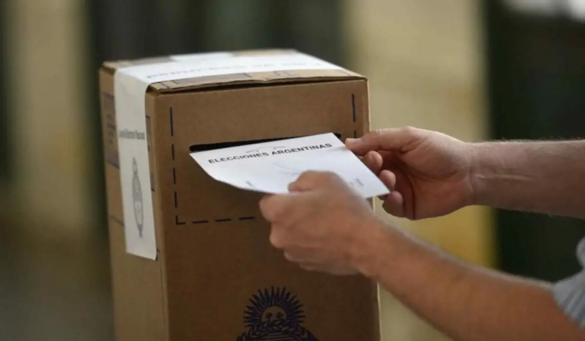 Un gobernador aliado de Milei busca suspender las elecciones PASO en su provincia