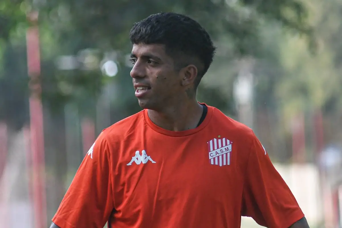 SONRISA. Pupi Ferreyra se entrena con confianza tras su gol en Santiago.