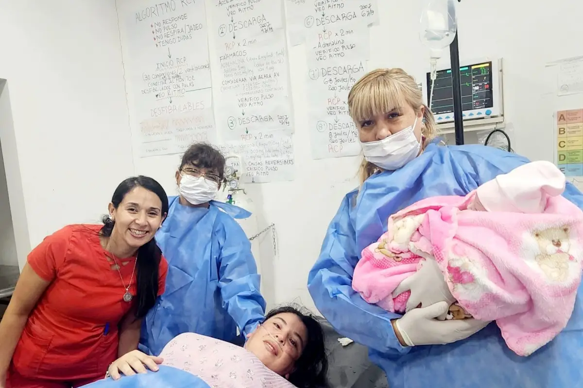 Yerba Buena: realizaron un parto de emergencia en el Carrillo y una beba nació en buen estado de salud