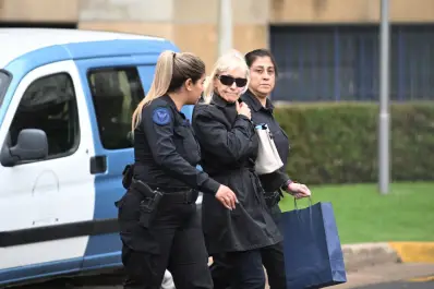 Caso Adorni: una de las jubiladas declaró que la venta del departamento fue un negocio gestionado por su hijo