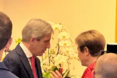 El FMI aprobó la revisión técnica con Argentina en medio de elogios de Caputo y dudas por la inflación