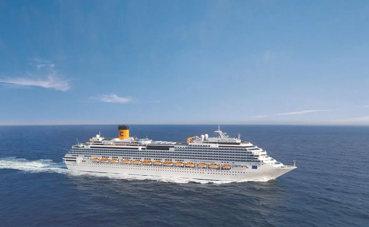 Una isla navegante se consolida como la nueva atracción para los estudiantes que egresan.