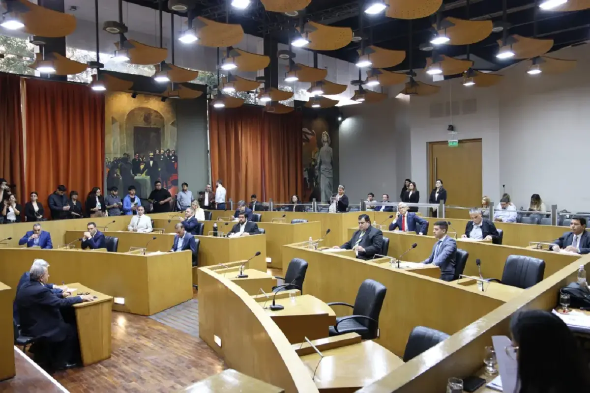 EN EL RECINTO. Los concejales de la Capital debatieron una treintena de temas esta mañana.