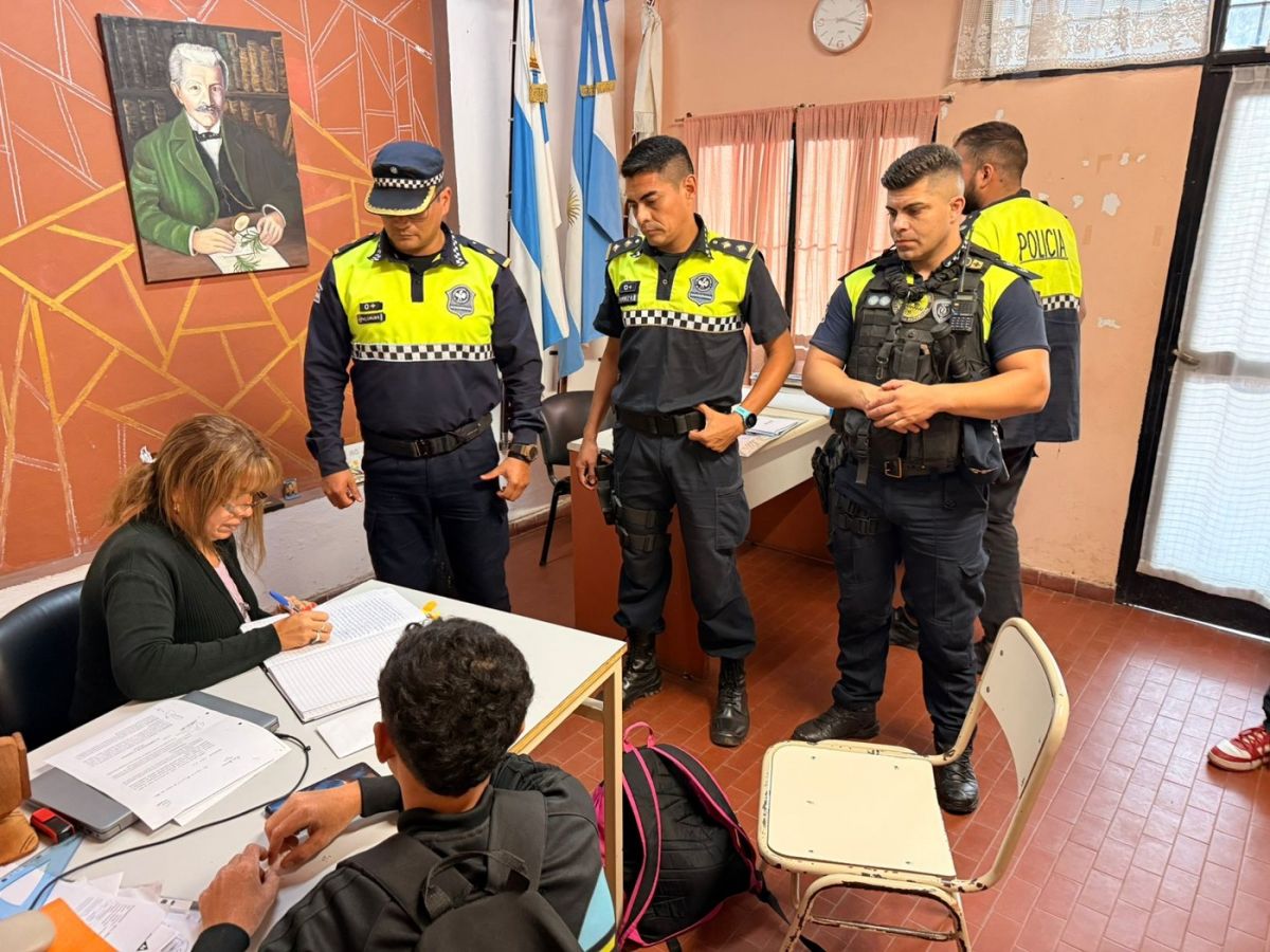 INTERVENCIÓN POLICIAL. La Justicia dispuso que el chico, menor de edad, se retire con su madre.